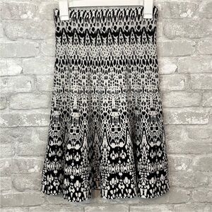 SIONI Black and White Print Sweater Skirt